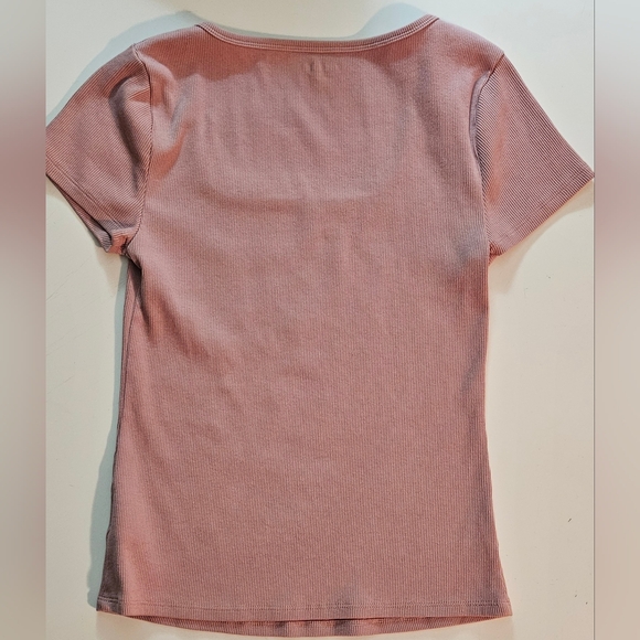 🌺Old Navy Lightweight Ribbed Top - Picture 2 of 4